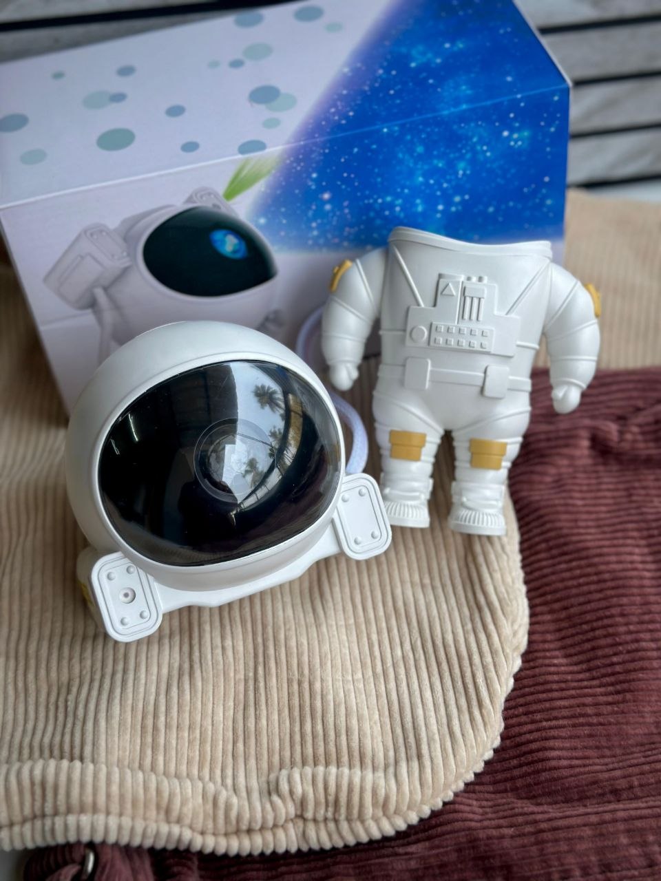 Astronaut Galaxy Star Projector Night Lamp for Kids & Adults