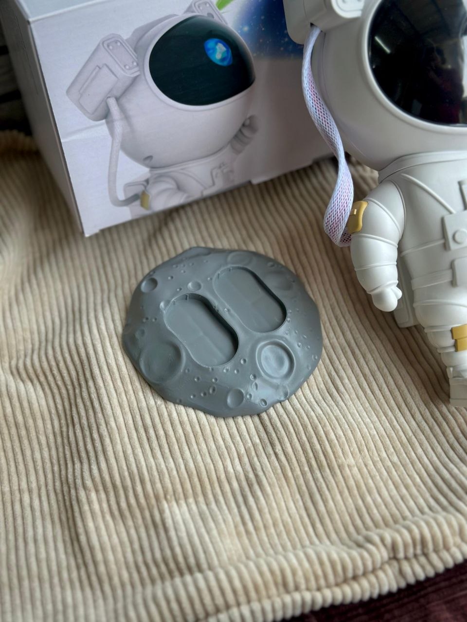 Astronaut Galaxy Star Projector Night Lamp for Kids & Adults